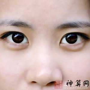 眼白发青风水(眼白发青风水上怎么说)