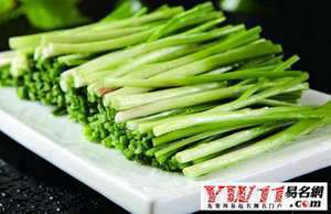 做梦梦见韭菜是什么意思啊(做梦梦见韭菜是什么意思)