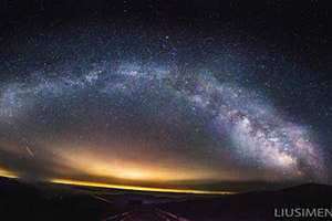 星空璀璨下一句 星空璀璨图片