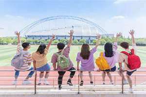 梦到初中同学男的 梦到初中同学女生