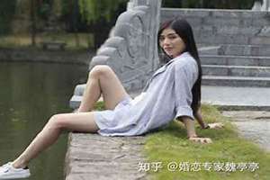 男生亲你私下代表什么呢 用舌头舔