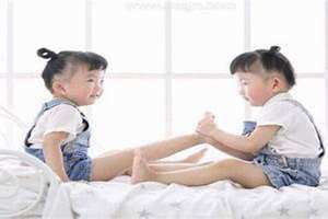 梦见双胞胎男孩是什么意思(梦见双胞胎)