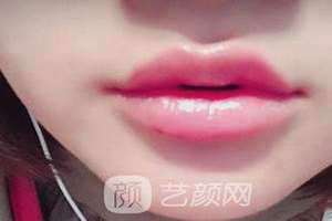 仰月唇的女人性格 仰月唇图片