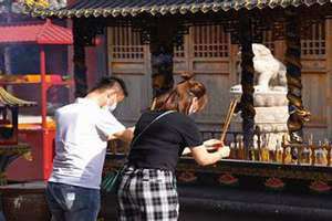 上香祈福朋友圈 上香祈福选什么日子
