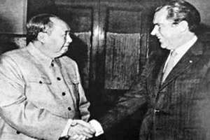 1972年2月21日是什么命 1972年2月21日美国总统尼克松访华签署了