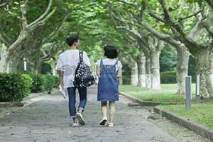 生男女孩子取决于谁 生男女是由爸爸还是妈妈决定的