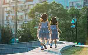梦见生了别人生双胞胎儿子
