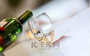 品尝白葡萄酒的句子说说