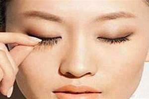 左上眼皮跳是怎么回事有什么预兆 晚上七点左上眼皮跳是怎么回事