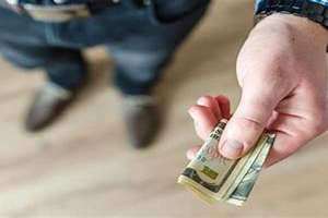 梦见自己捡到钱是现金好不好(梦见自己捡到钱)